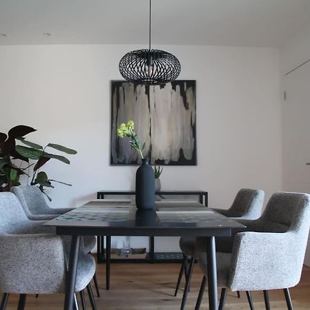 Modernes City-Appartement นอยชตัดท์ อัน แดร์ ไวน์ชตราเซอ ภายนอก รูปภาพ